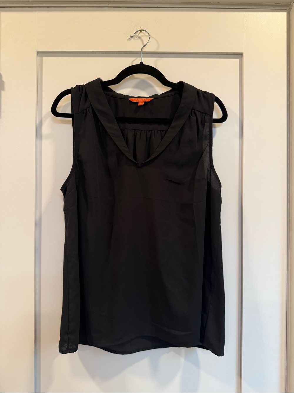 Modcloth Black Sleeveless V-Neck Blouse with Folded Collar